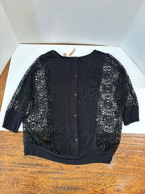 Eye Shadow black lacy long sleeve top size large, worn three times